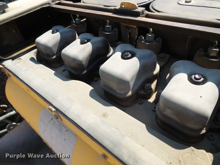 image for item DG1927 2005 LeeBoy 8500  paver