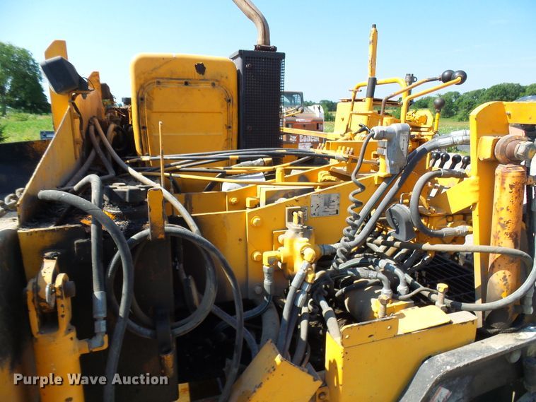 image for item DG1927 2005 LeeBoy 8500  paver