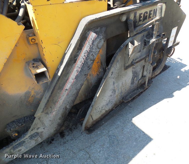 image for item DG1927 2005 LeeBoy 8500  paver