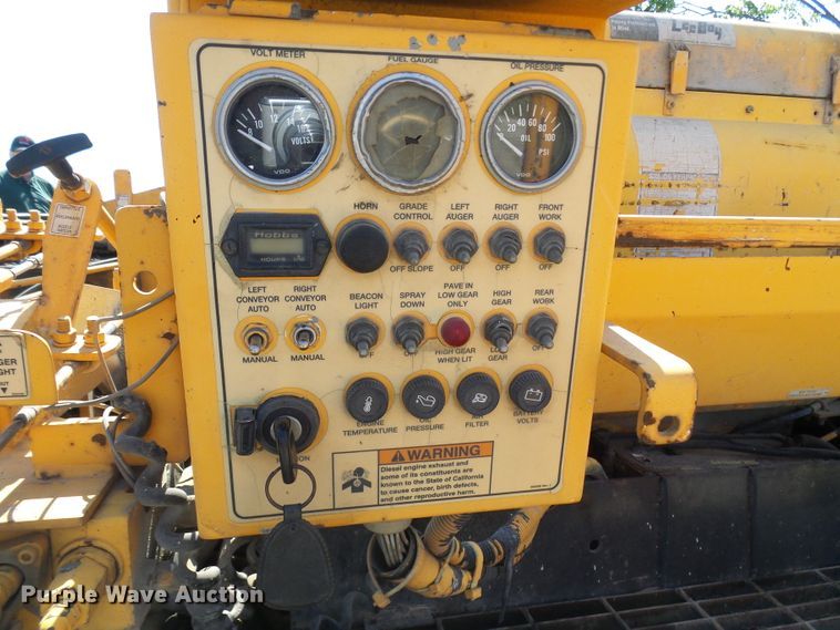 image for item DG1927 2005 LeeBoy 8500  paver