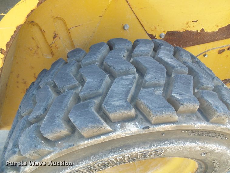 image for item DG1944 2010 Caterpillar 246C  skid steer loader