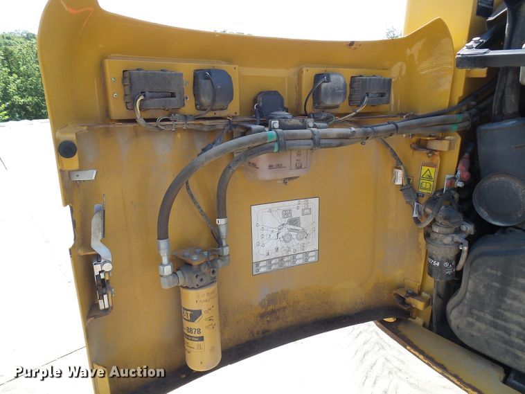 image for item DG1944 2010 Caterpillar 246C  skid steer loader