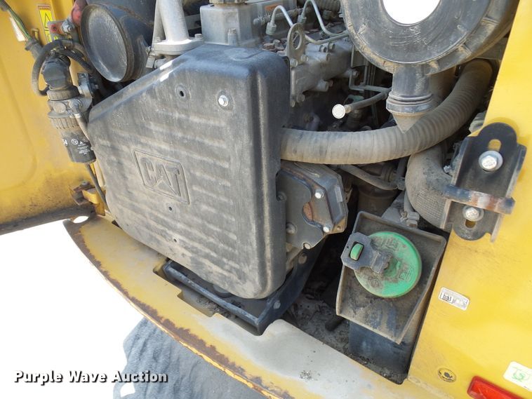 image for item DG1944 2010 Caterpillar 246C  skid steer loader