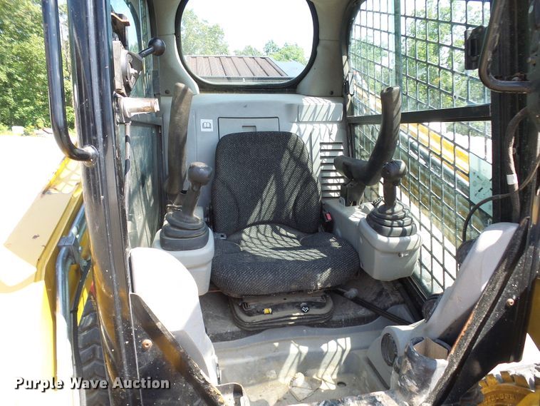 image for item DG1944 2010 Caterpillar 246C  skid steer loader