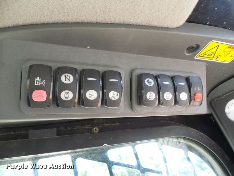 image for item DG1944 2010 Caterpillar 246C  skid steer loader