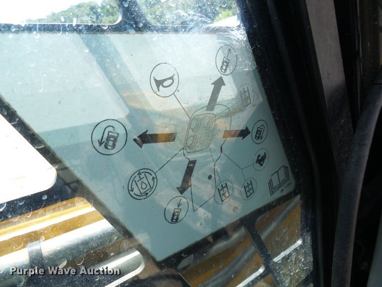 image for item DG1944 2010 Caterpillar 246C  skid steer loader