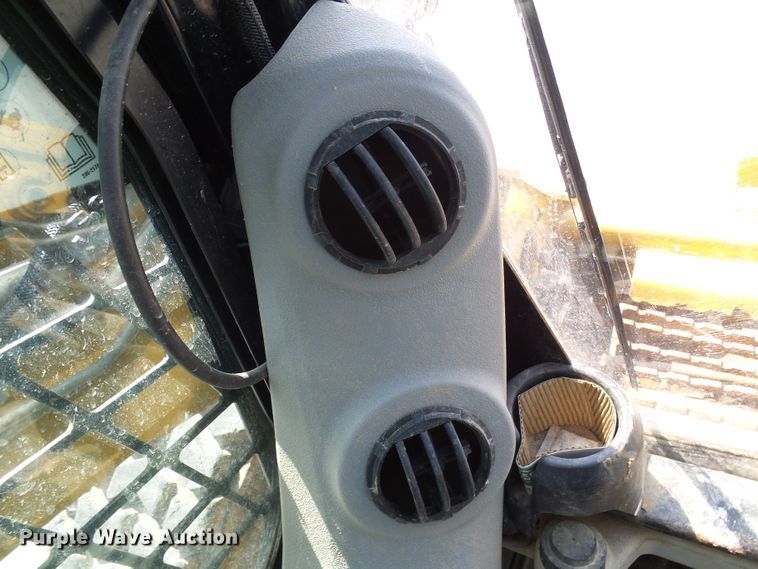 image for item DG1944 2010 Caterpillar 246C  skid steer loader