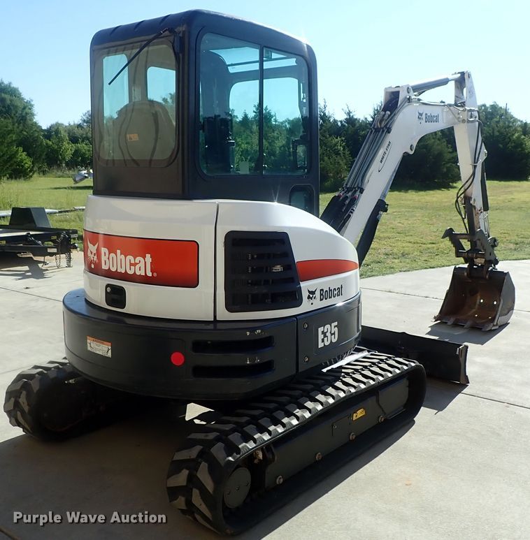 image for item DG2257 2015 Bobcat E35  mini excavator