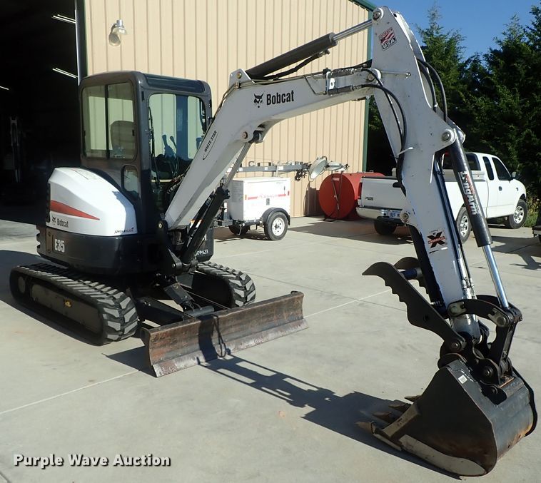 image for item DG2257 2015 Bobcat E35  mini excavator