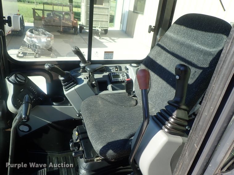 image for item DG2257 2015 Bobcat E35  mini excavator