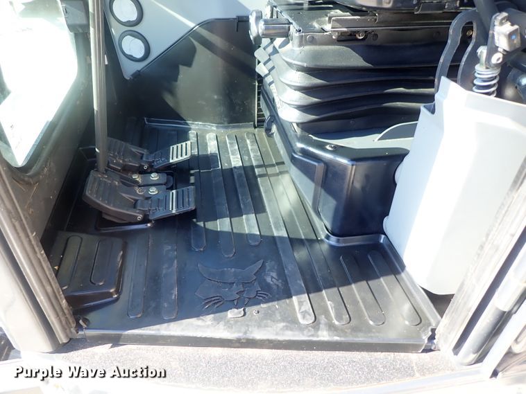 image for item DG2257 2015 Bobcat E35  mini excavator