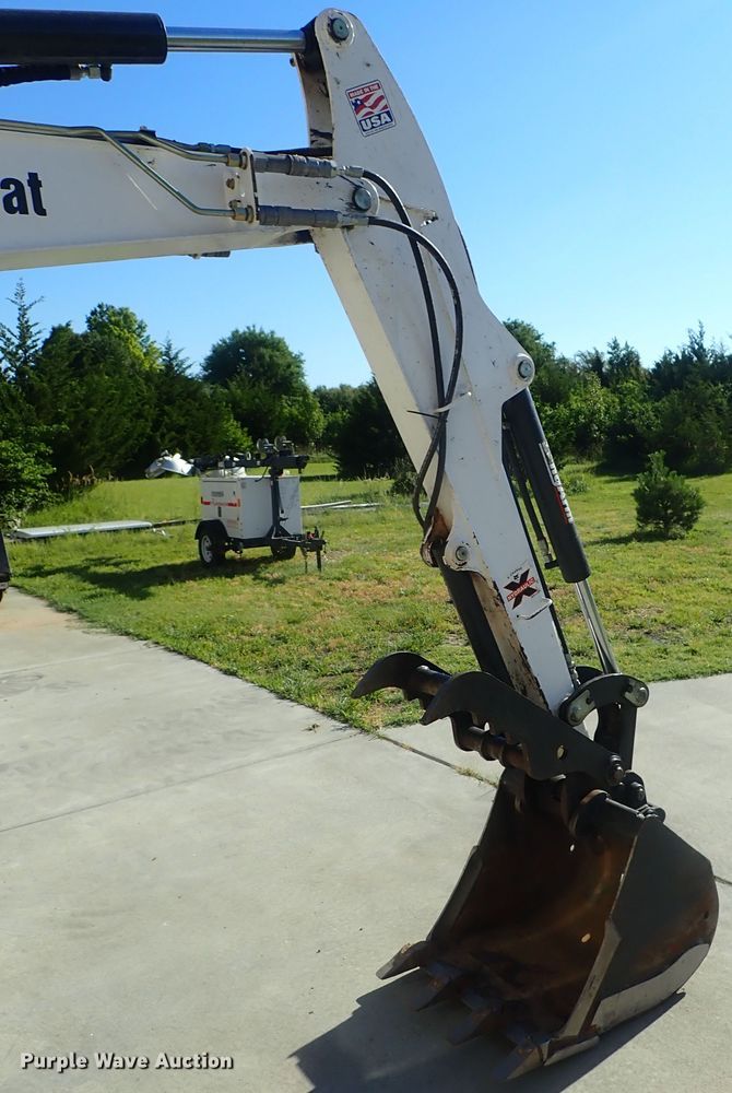 image for item DG2257 2015 Bobcat E35  mini excavator