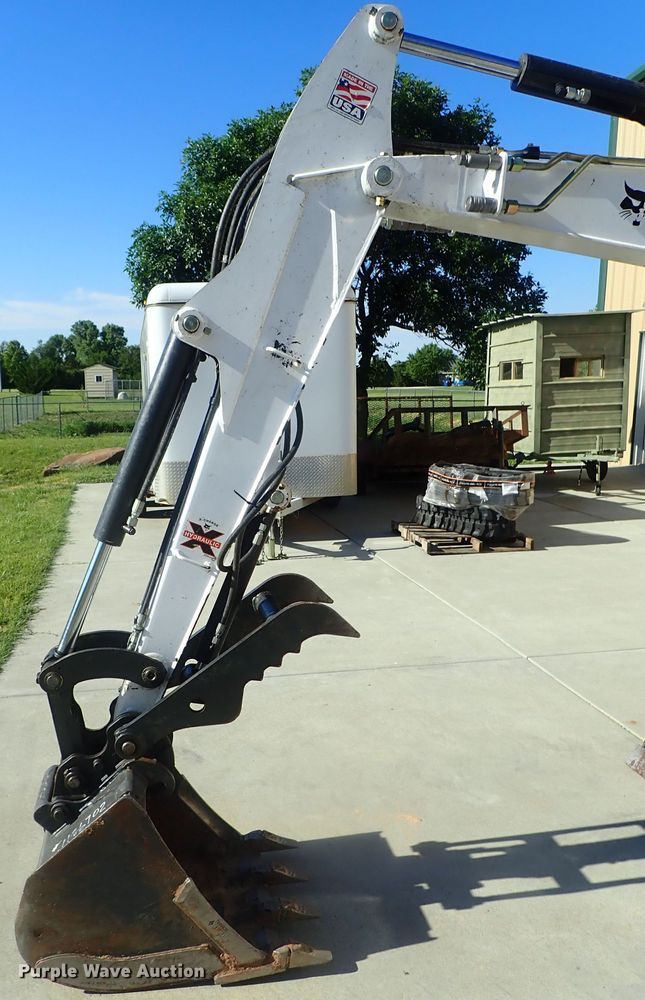 image for item DG2257 2015 Bobcat E35  mini excavator