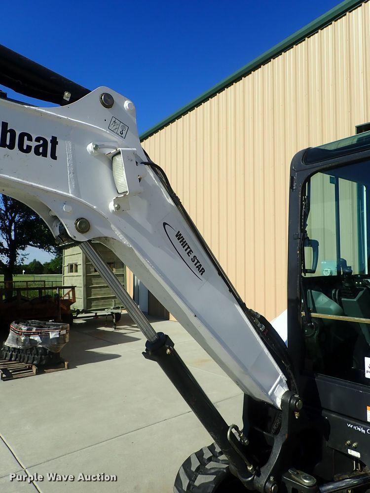 image for item DG2257 2015 Bobcat E35  mini excavator