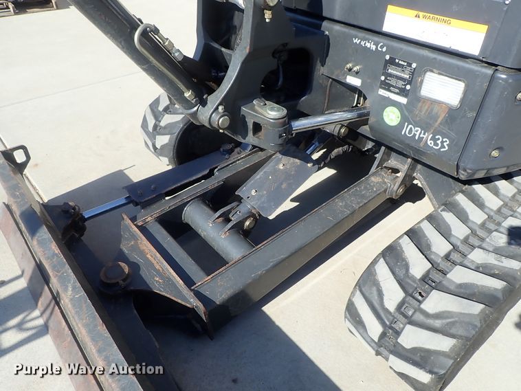 image for item DG2257 2015 Bobcat E35  mini excavator