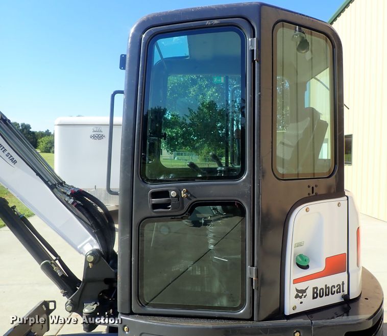 image for item DG2257 2015 Bobcat E35  mini excavator