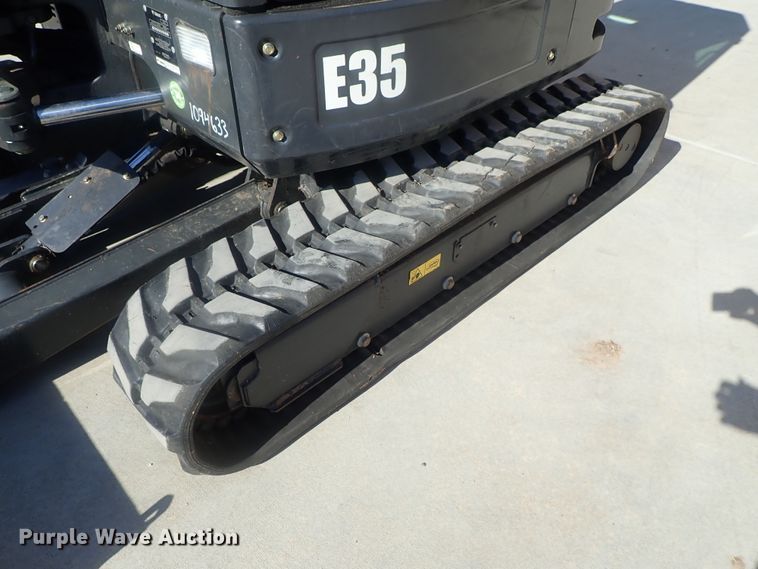 image for item DG2257 2015 Bobcat E35  mini excavator