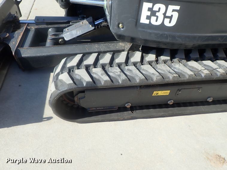 image for item DG2257 2015 Bobcat E35  mini excavator