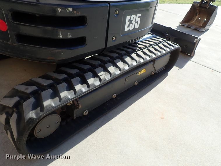 image for item DG2257 2015 Bobcat E35  mini excavator