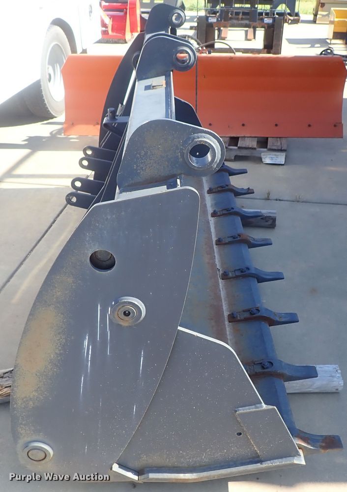 image for item DG2258 90"W combination bucket