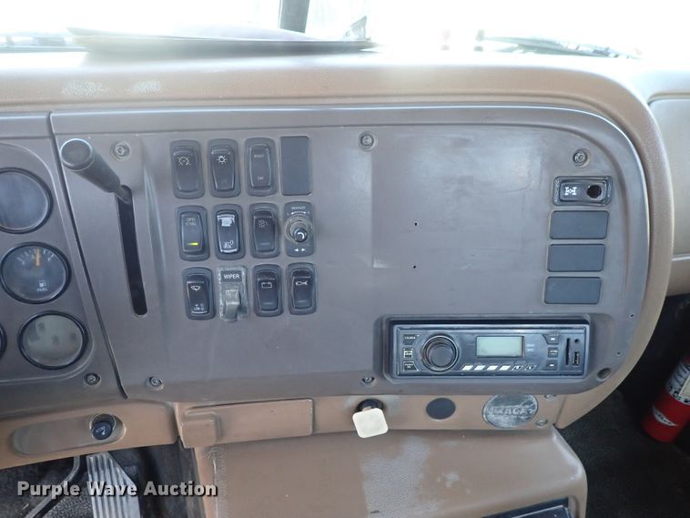 image for item DG2259 2004 Mack CV513  ready mix truck