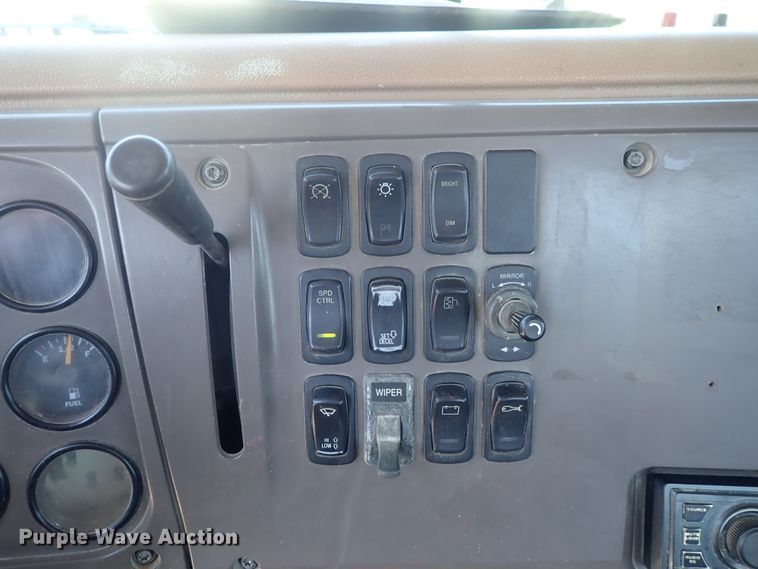 image for item DG2259 2004 Mack CV513  ready mix truck