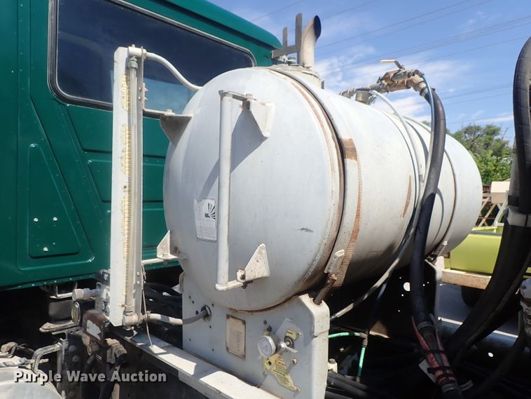 image for item DG2259 2004 Mack CV513  ready mix truck