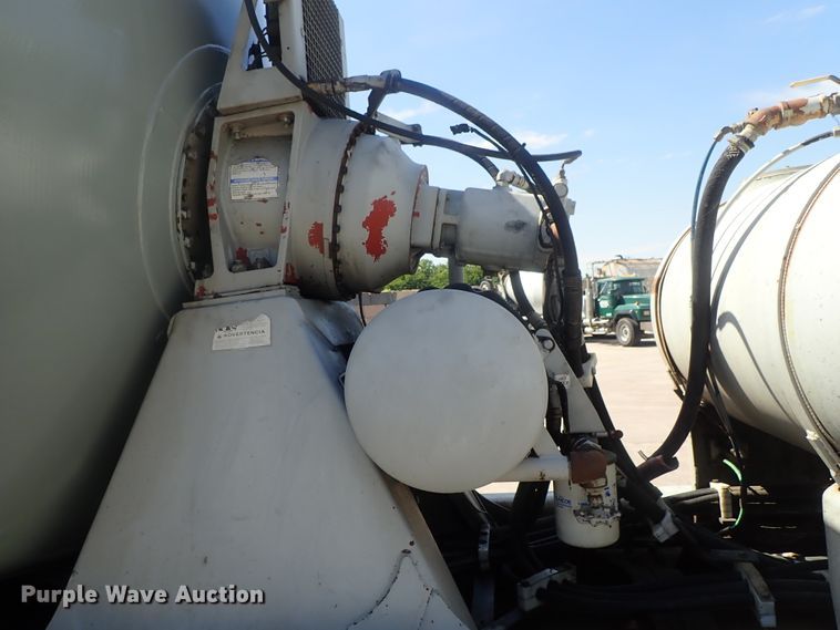 image for item DG2259 2004 Mack CV513  ready mix truck