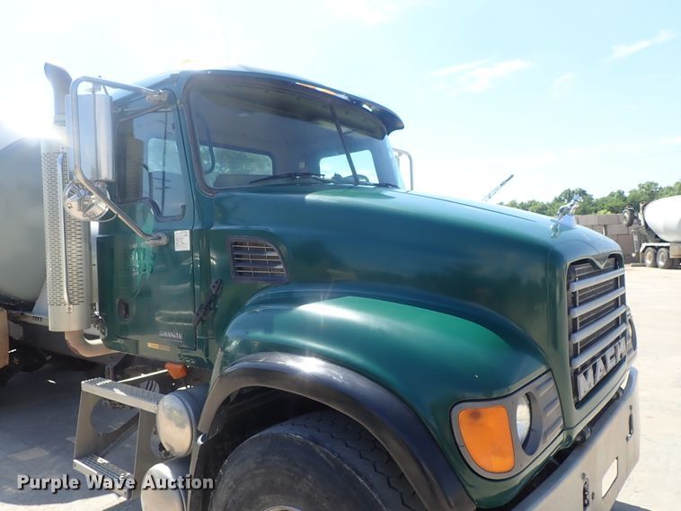 image for item DG2259 2004 Mack CV513  ready mix truck