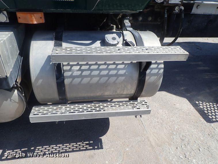 image for item DG2259 2004 Mack CV513  ready mix truck