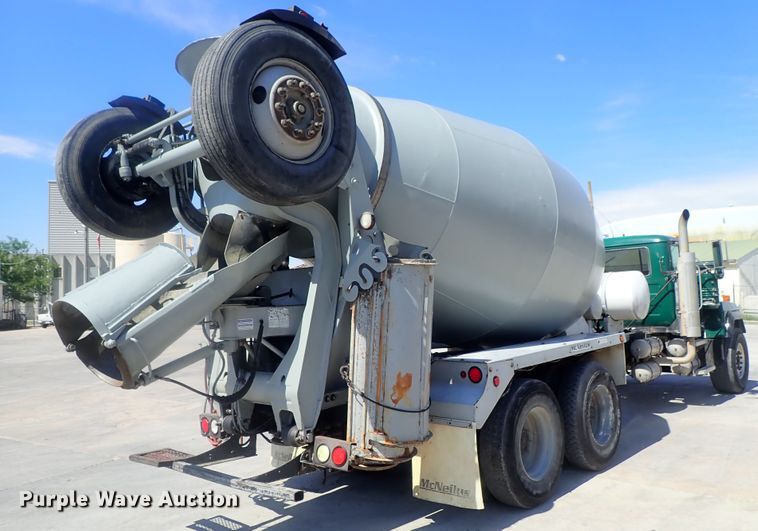 image for item DG2260 2001 Mack RD690S  ready mix truck