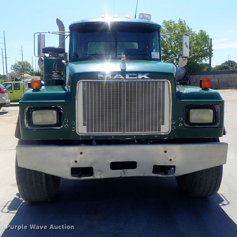 image for item DG2260 2001 Mack RD690S  ready mix truck