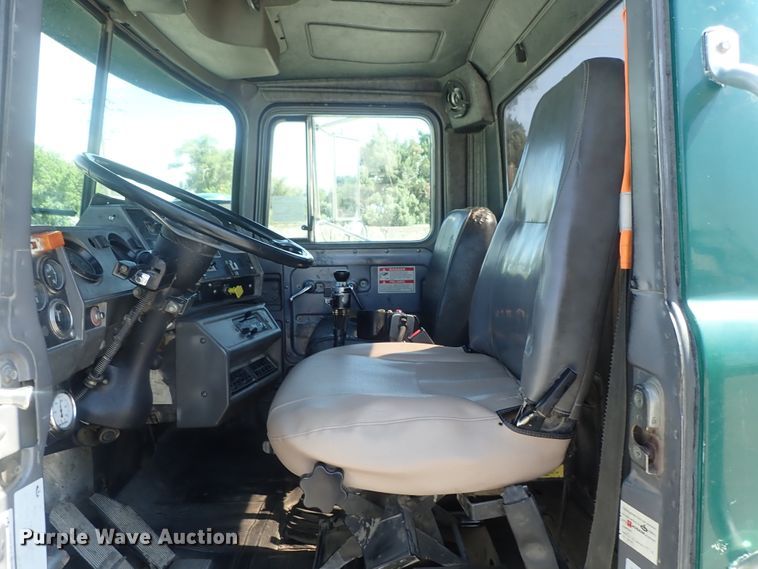 image for item DG2260 2001 Mack RD690S  ready mix truck