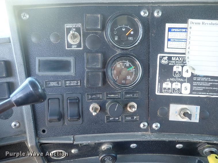 image for item DG2260 2001 Mack RD690S  ready mix truck