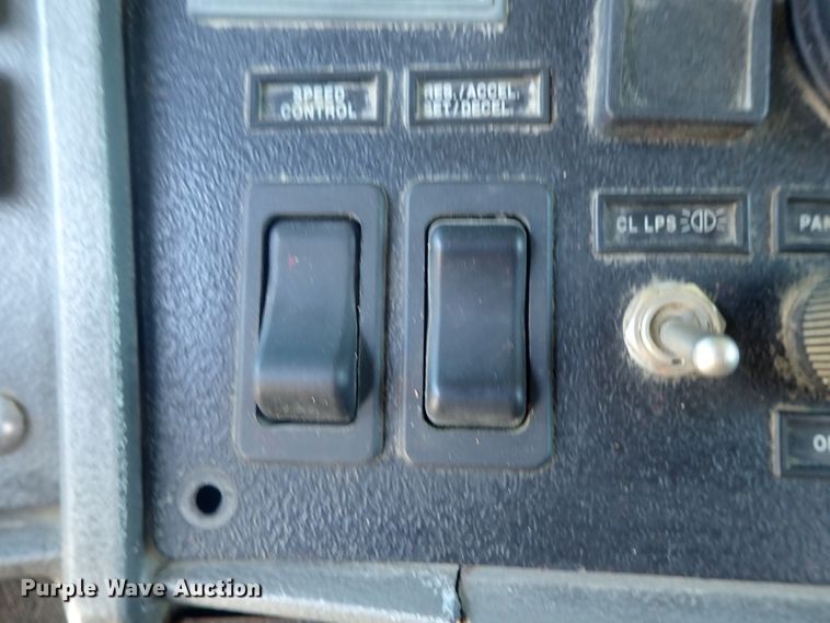 image for item DG2260 2001 Mack RD690S  ready mix truck