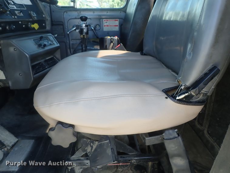 image for item DG2260 2001 Mack RD690S  ready mix truck