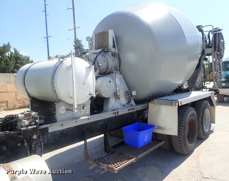 image for item DG2260 2001 Mack RD690S  ready mix truck