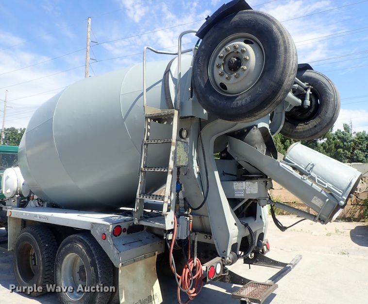 image for item DG2260 2001 Mack RD690S  ready mix truck
