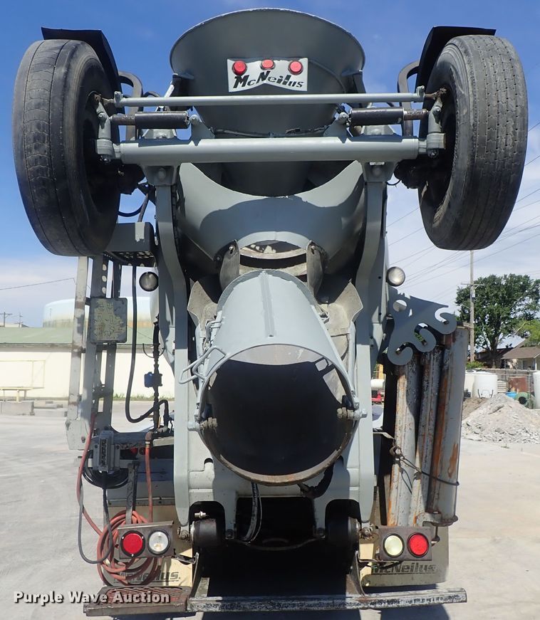 image for item DG2260 2001 Mack RD690S  ready mix truck