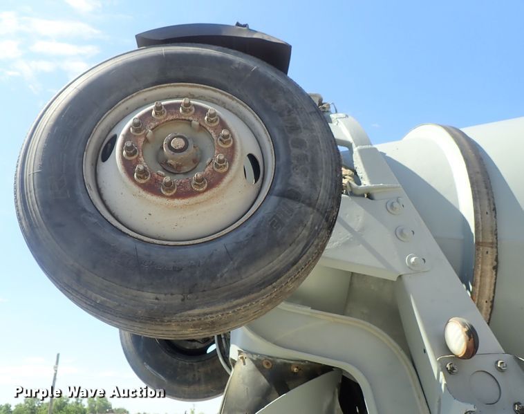 image for item DG2260 2001 Mack RD690S  ready mix truck