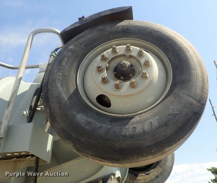 image for item DG2260 2001 Mack RD690S  ready mix truck