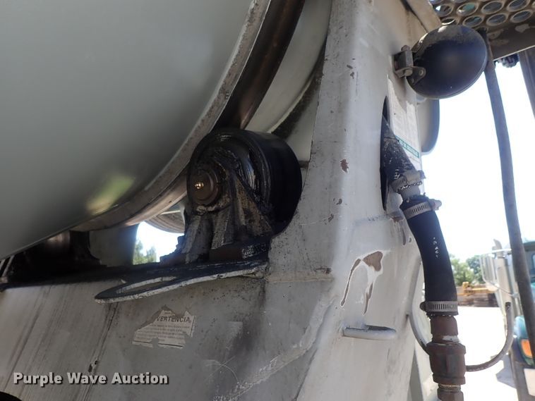 image for item DG2260 2001 Mack RD690S  ready mix truck