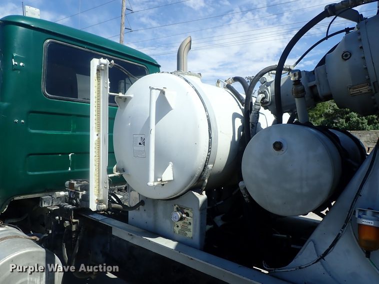 image for item DG2260 2001 Mack RD690S  ready mix truck