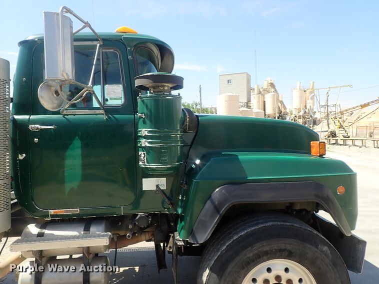 image for item DG2260 2001 Mack RD690S  ready mix truck