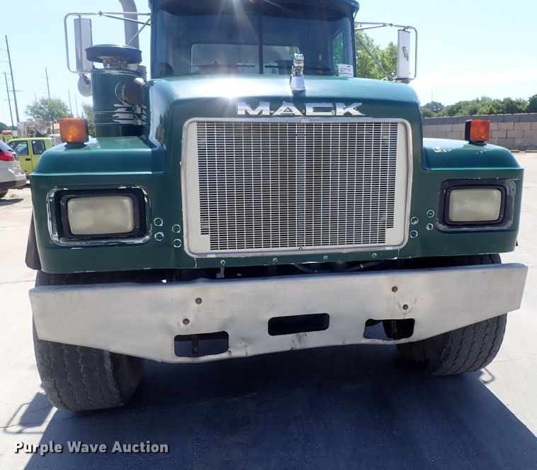 image for item DG2260 2001 Mack RD690S  ready mix truck
