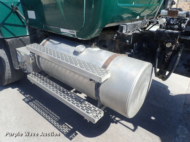 image for item DG2260 2001 Mack RD690S  ready mix truck