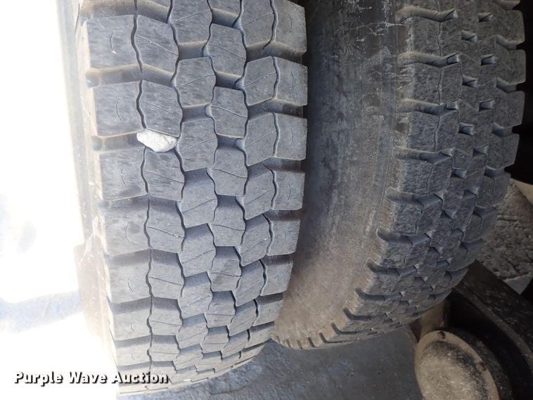 image for item DG2260 2001 Mack RD690S  ready mix truck