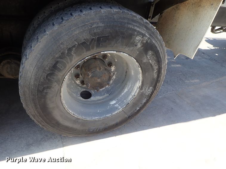 image for item DG2260 2001 Mack RD690S  ready mix truck