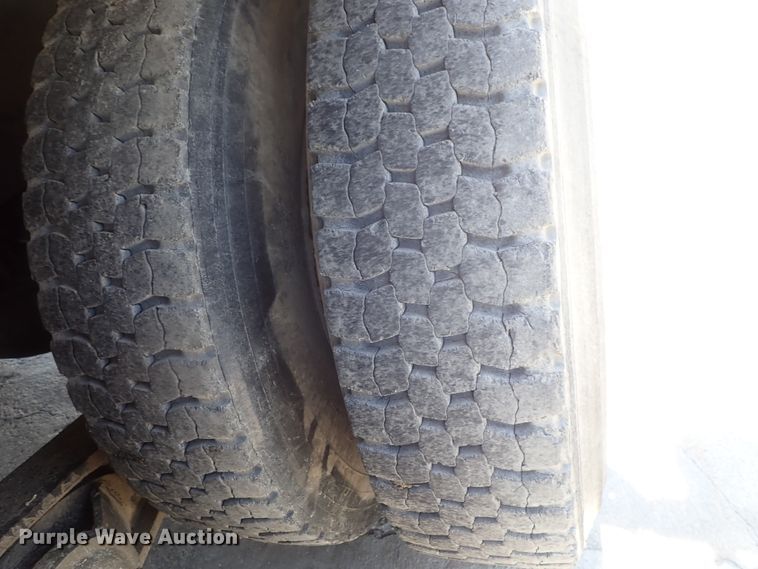 image for item DG2260 2001 Mack RD690S  ready mix truck