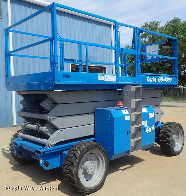 image for item DG2269 2007 Genie GS-4390  scissorl lift